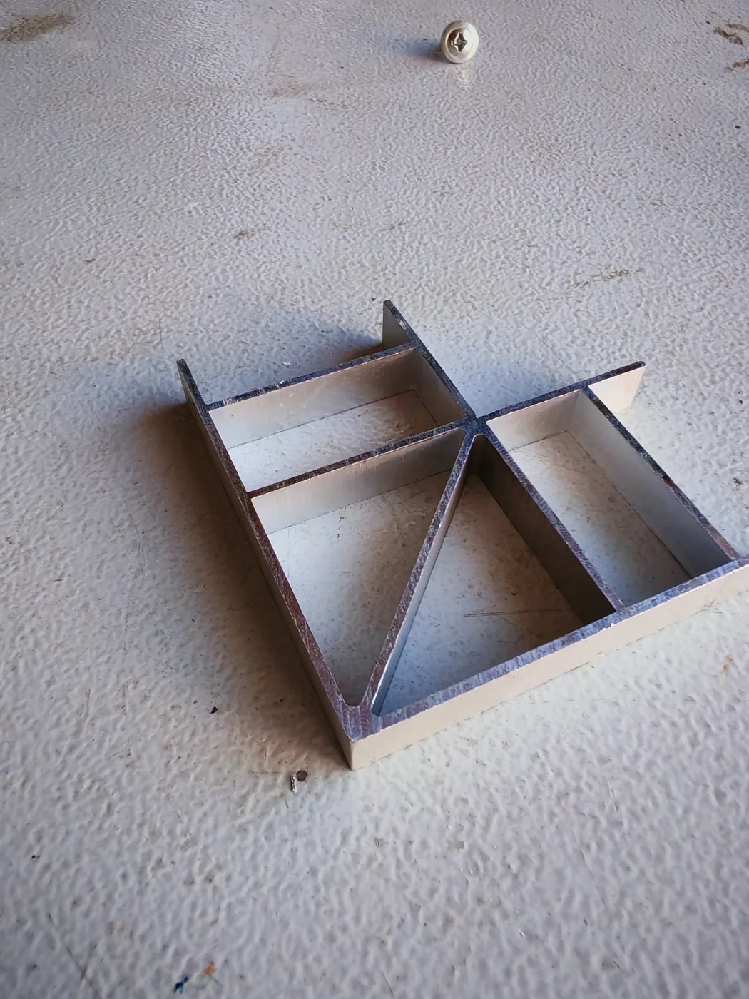 Escuadra para Hoja Gabinete Hoja Ranurada